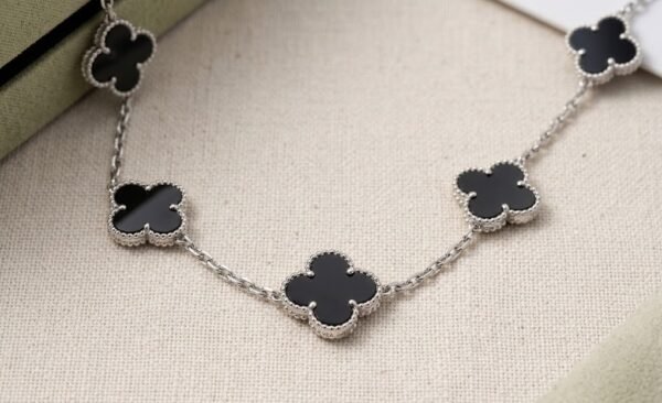 Collier trèfles noir silver