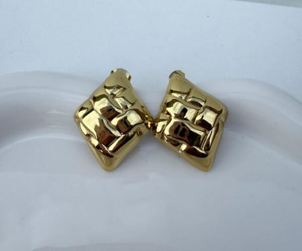 Boucles carrés dorés